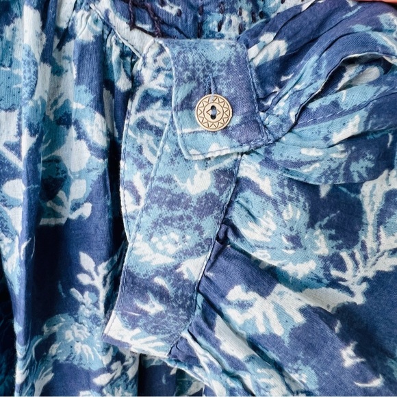 Free People Cotton Floral Printed Button front Boho Top Denim Blue LARGE NWOT - Picture 8 of 14